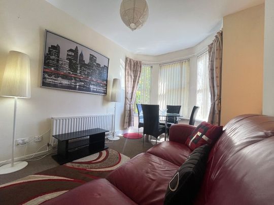 Apt 2, 100 University Avenue, Belfast BT7 1GY - Photo 1