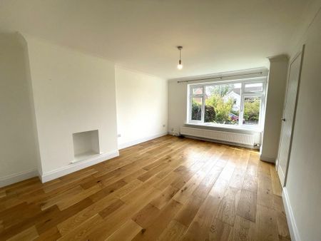 3 bedroom semi-detached house to rent - Photo 3