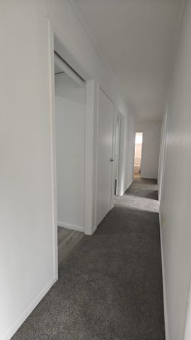 Property Management13A Aralia Road, Sunnynook - House for Rent - Photo 2