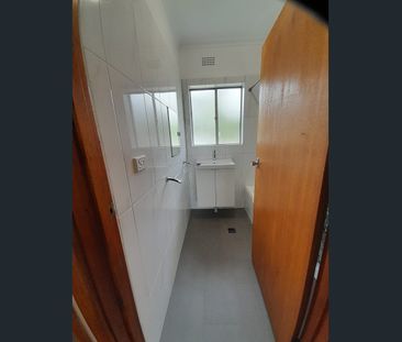 Double brick 3 bedroom home in East Queanbeyan - Photo 6