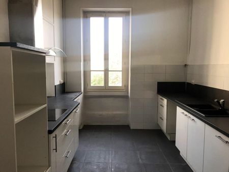 Location Appartement 7 pièces 188m² VALENCE 26000 - Photo 4