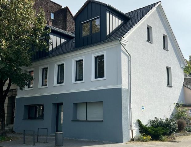 Helle und gepflegte Dachgeschosswohnung / 2023 Saniert - Photo 1