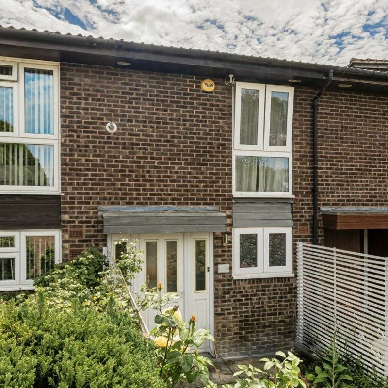 Denning Close, TW12, London - Photo 1