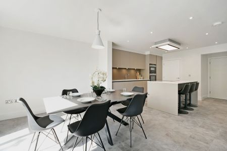 3 bedroom Apartment to rent - Photo 5