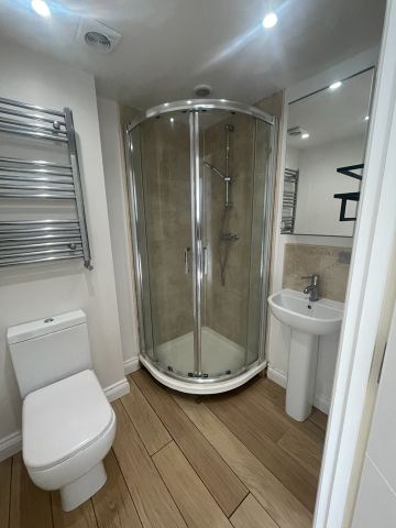 2 Bed Flat, Worsley Court, BS5 - Photo 2