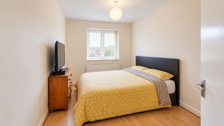 3 bedroom ground floor flat to rent - Photo 5