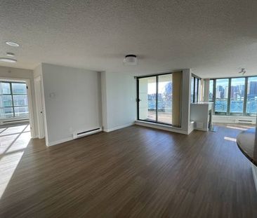 Spacious home with gorgeous view - Photo 2