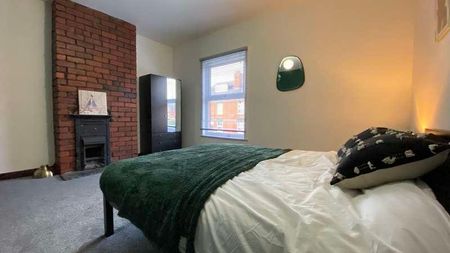 Salisbury Terrace, LS12 - Photo 2