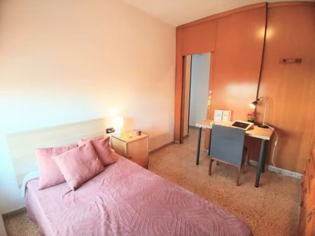 Carrer Isaac Peral, Burjassot, Valencian Community 46100 - Photo 4