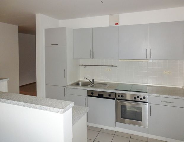 Johannstadt - sonnige und geräumige 2-Zi.-Wohnung mit Loggia an den Elbwiesen - Photo 1