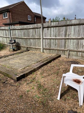 4 bedroom terraced house to rent - Photo 2