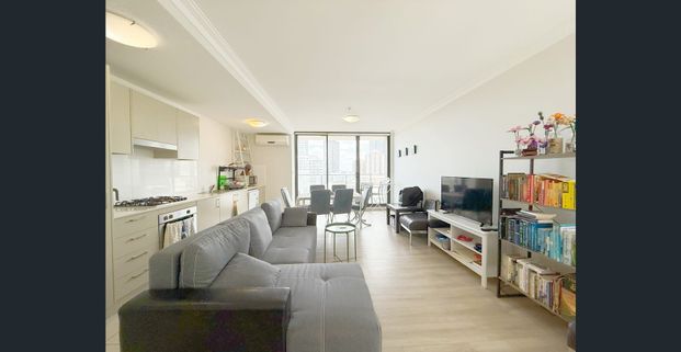 Full Furnished 2 bedroom apartment in Parramatta - Photo 1