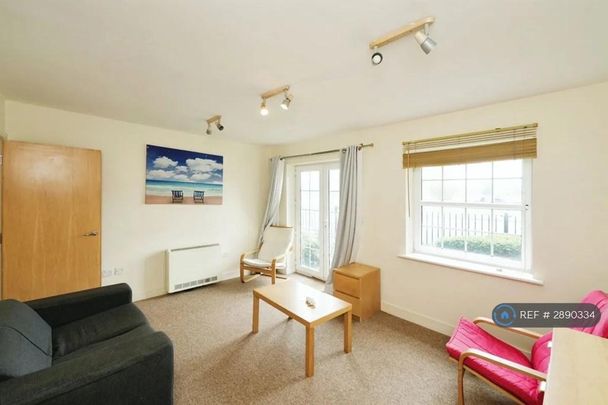 2 bedroom flat to rent - Photo 1