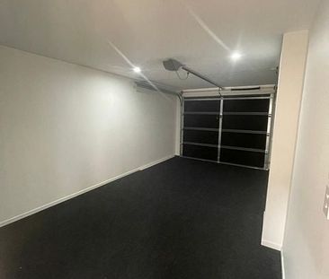 Quiet and comfy in Papatoetoe - Photo 4