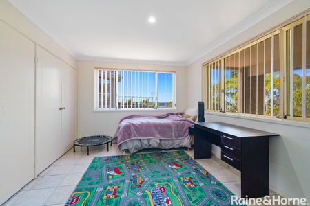 Large Family Home In Great Location - Photo 2