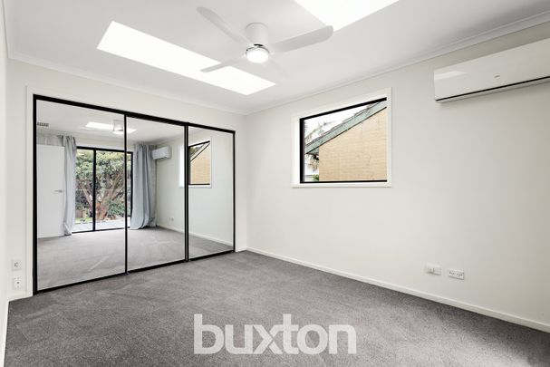 Light & Bright - Comfortable Living in a Peaceful Pocket. Water usage included in rent! - Photo 1