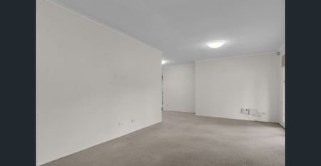 Beachside Living at Its Best – Only One House from the Waterfront - Photo 2
