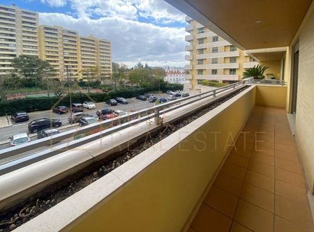 São Domingos de Benfica, Lisbon - Photo 4