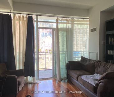 Vu Condos and Lofts - Photo 4