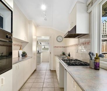 A Warm & Welcoming Home in a Prime Box Hill Pocket - Photo 3