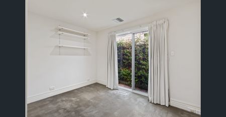 Spacious Family Home in a Prime Hawthorn East Location - Photo 4