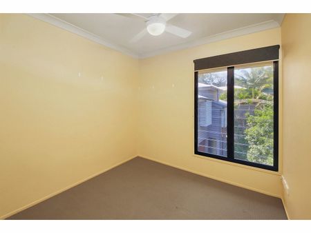 Secure and Spacious 3 Bedroom Home - Photo 5