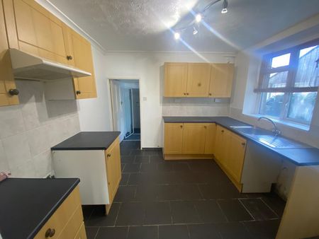 Everard Street, BARRY - Photo 4
