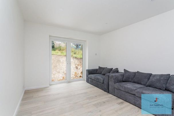 5 bedroom house of multiple occupation to rent - Photo 1