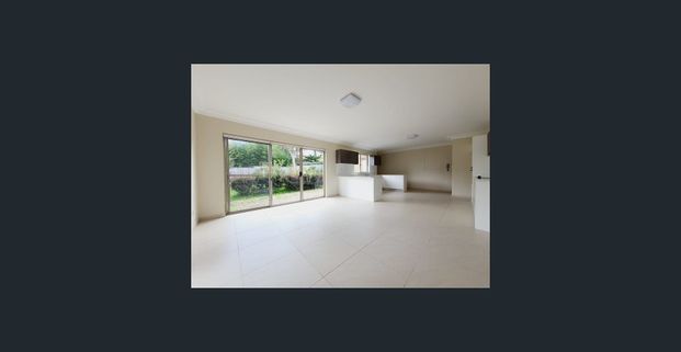 Stylish Family Home in Forestville - For Rent - Photo 1