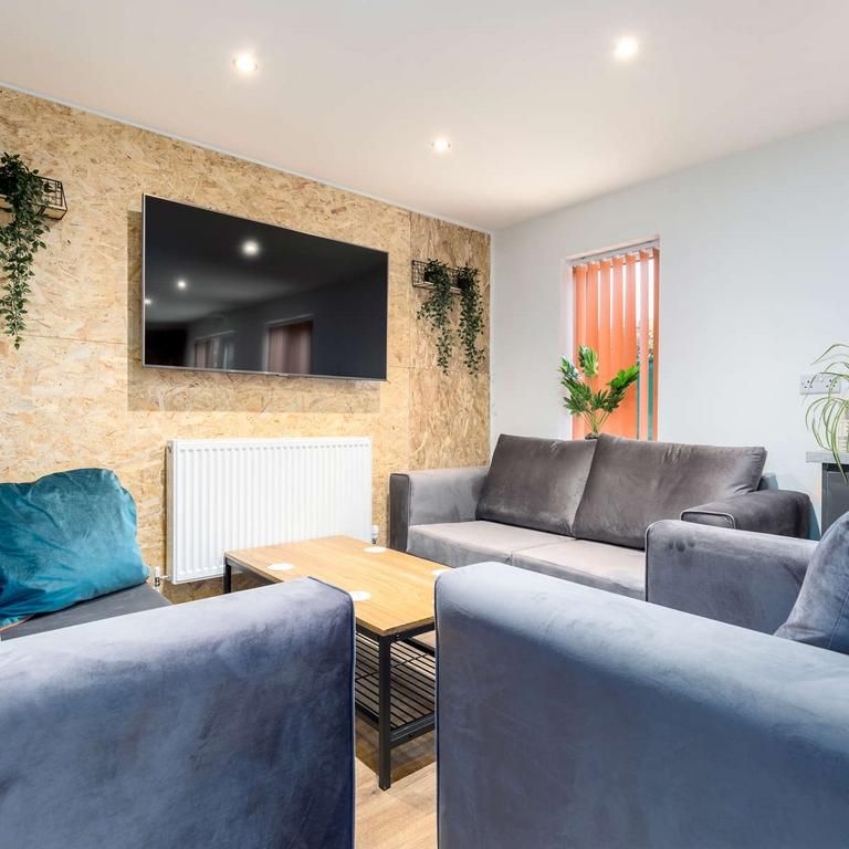 1 bedroom in a house share to rent - Photo 1