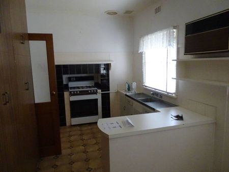 Central location - Photo 4