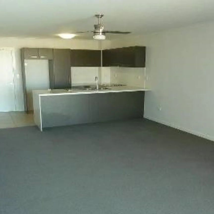 Spacious, secure apartment! - Photo 1