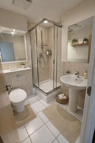 1 bedroom in a house share to rent - Photo 5