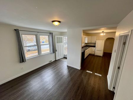 For Lease - 91 VICTORIA Street, Barrie, Ontario - Photo 2