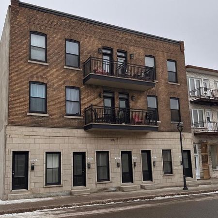 Free Month! 6 1/2 (4 Bdrm) for rent available immediately in Verdun - Photo 4