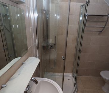 1 bedroom Apartment to let - Photo 5