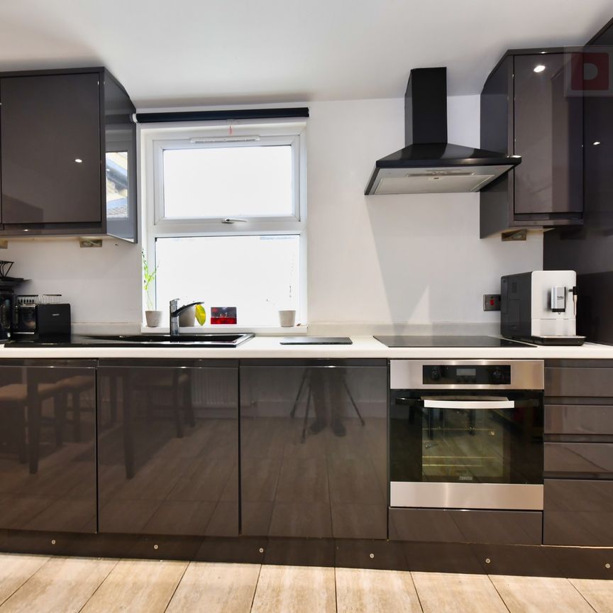 Ashenden Road, E5, London - Photo 1
