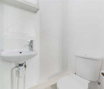 Coldharbour Lane, London, SW9 - Photo 1