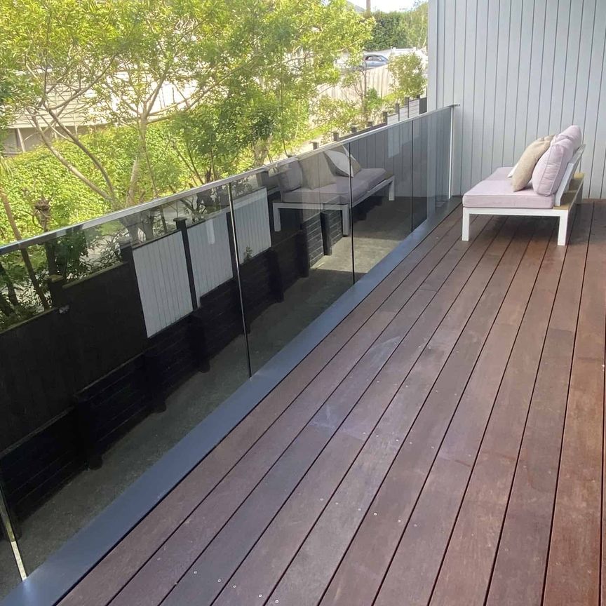 Great Location, 4 bedroom - Photo 1