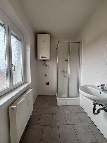 2-Zimmer-Wohnung im 3. Obergeschoss mit Balkon - Photo 4