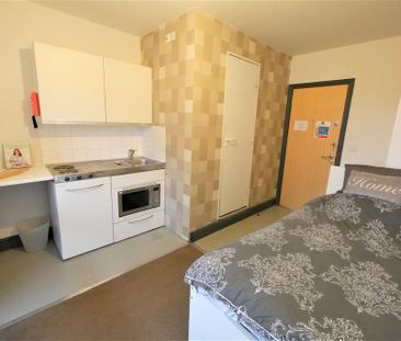 Studio to rent - Photo 3