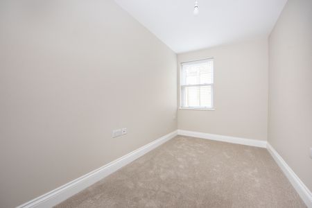 3 bedroom maisonette to rent - Photo 3