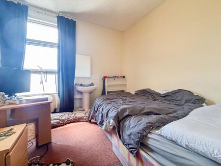 5 bedroom terraced house to rent - Photo 2