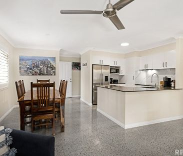 Spacious Family Home with Outdoor Entertaining - Photo 2