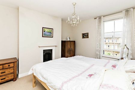 Cadogan Road, KT6, London - Photo 4