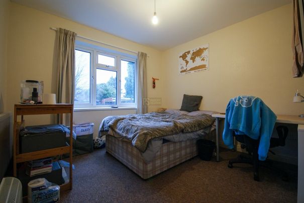 214 Dawlish Road - Photo 1