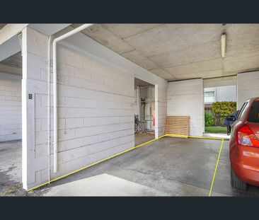 8/128 Marine Parade, Southport, Qld 4215 - Photo 5