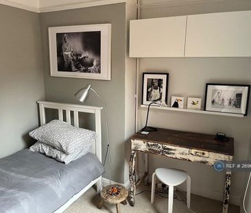 3 bedroom terraced house to rent - Photo 6