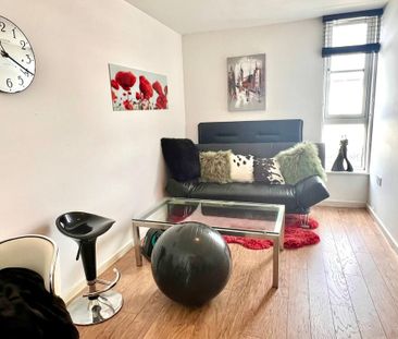 3 bedroom flat to rent - Photo 1