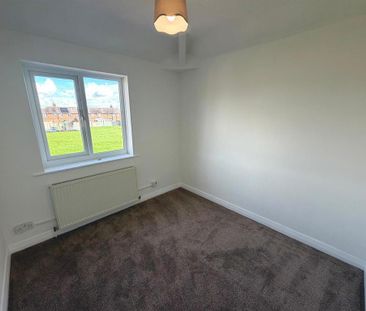 3 bedroom end of terrace house to rent - Photo 6